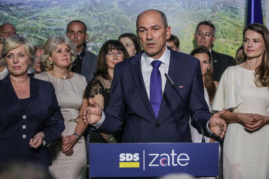 Janez Janša Urška Bačovnik Janša Romana Tomc SDS | Avtor: Saša Despot