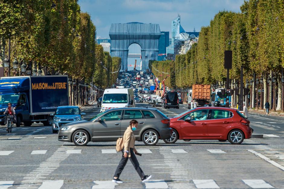 Elizejske poljane Pariz | Avtor: Epa