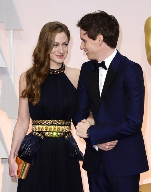 Eddie Redmayne z ženo Hannah.