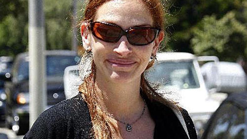 Julia Roberts je Oprah zaupala, da ne uporablja dezodorantov in da sama prisega 