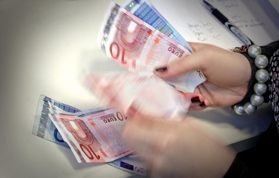 denar bankovci finance