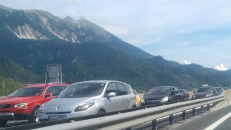 Zastoj pred predorom Karavanke