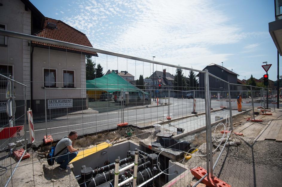 Gradbišče na križišču Verovškove in Drenikove ulice v Ljubljani.