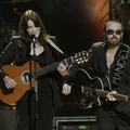 Carla Bruni-Sarkozy je skupaj z Daveom Stewartom zapela svoj največji hit Quelqu