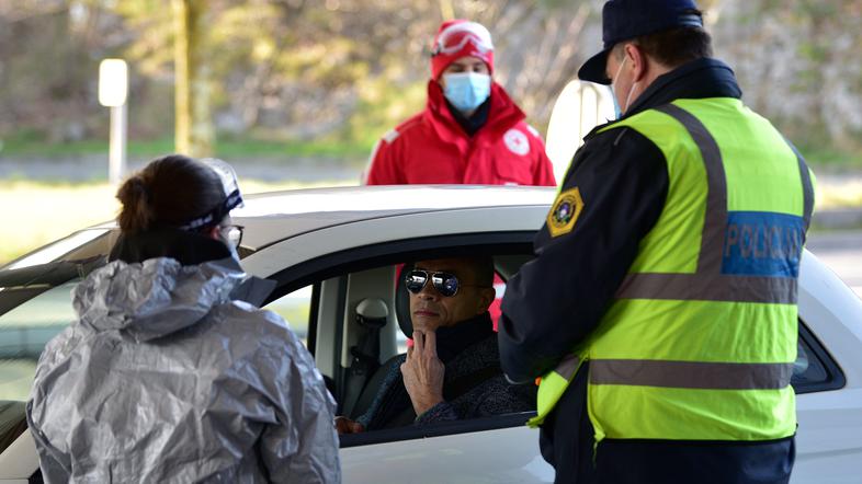 koronavirus COVID-19 Slovenija meja z Italijo