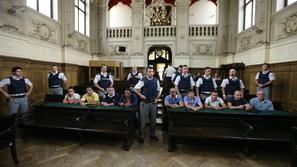 Sojenje kriminalni združbi 