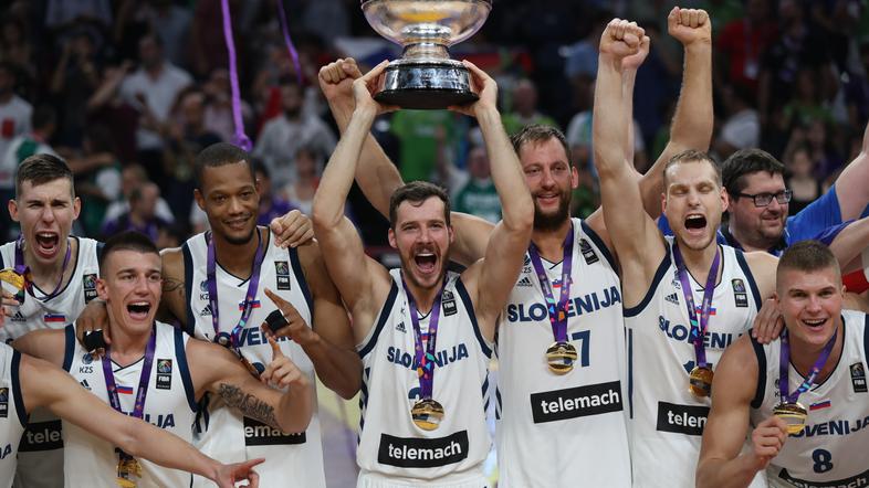 Finale Eurobasket, Slavje