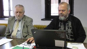 Franc Smerdu in analitik Jože Giodani pravita, da lahko število brezposelnih že 