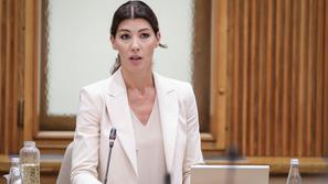 Novice: Dominika Švarc Pipan