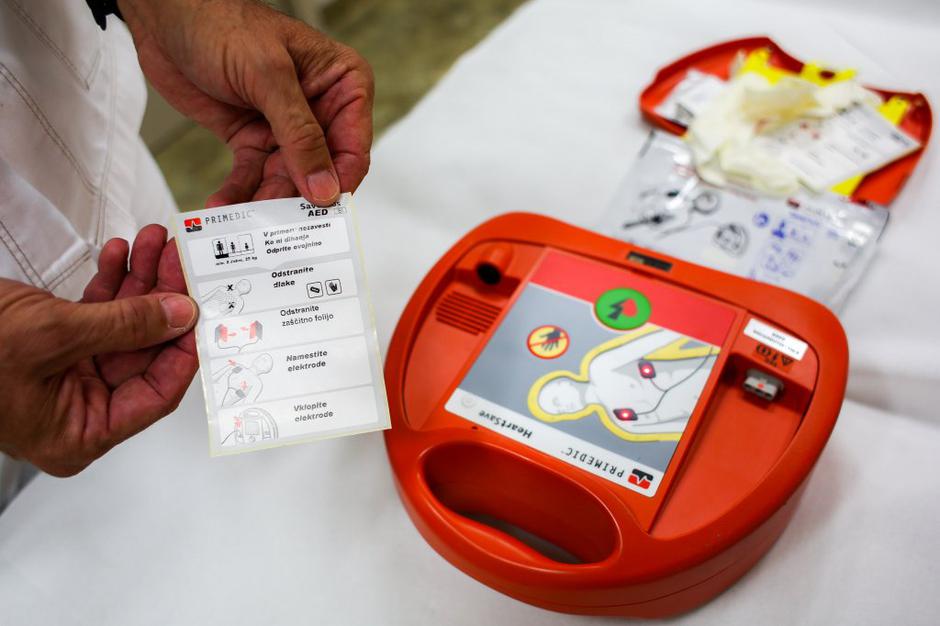 defibrilator | Avtor: Saša Despot