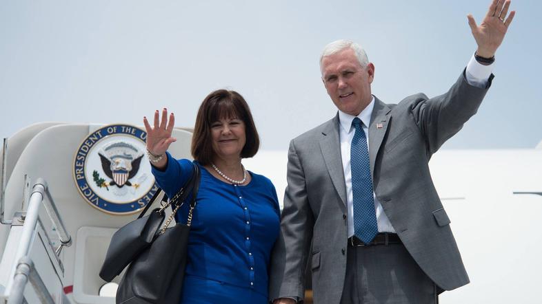 Mike in Karen Pence