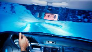 Vožnja pozimi sneg sneženje