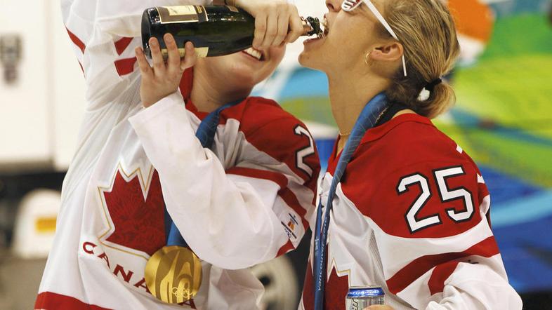 olimpijske igre Vancouver 2010 hokej finale Kanada pile kadile