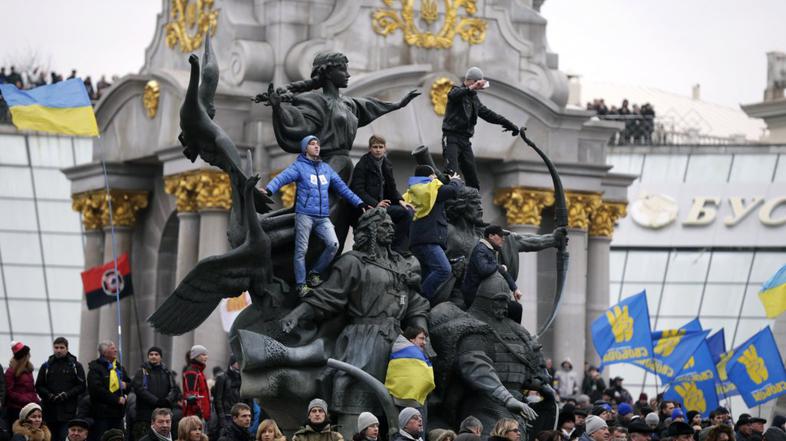 Trg neodvisnosti protivladni protesti Kijev  