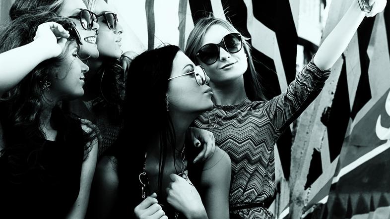 ženske prijateljice zabava