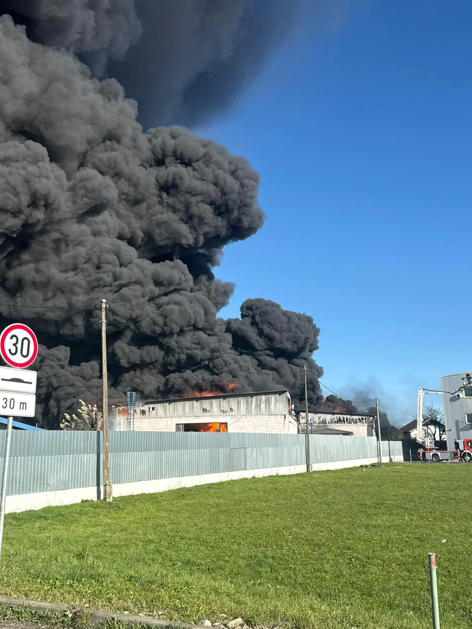 požar v podjetju Pneumatik v Sveti Nedelji | Avtor: 24sata