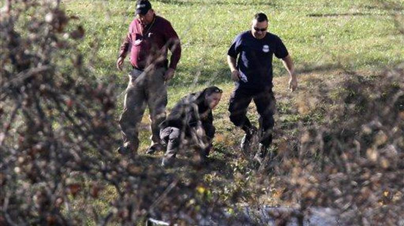 Policija preiskuje posestvo Mohlerjevih v Iowi. (Foto: Reuters)