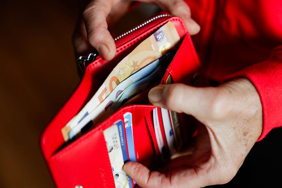 denar, bankovci, gotovina, denarnica | Avtor: Saša Despot