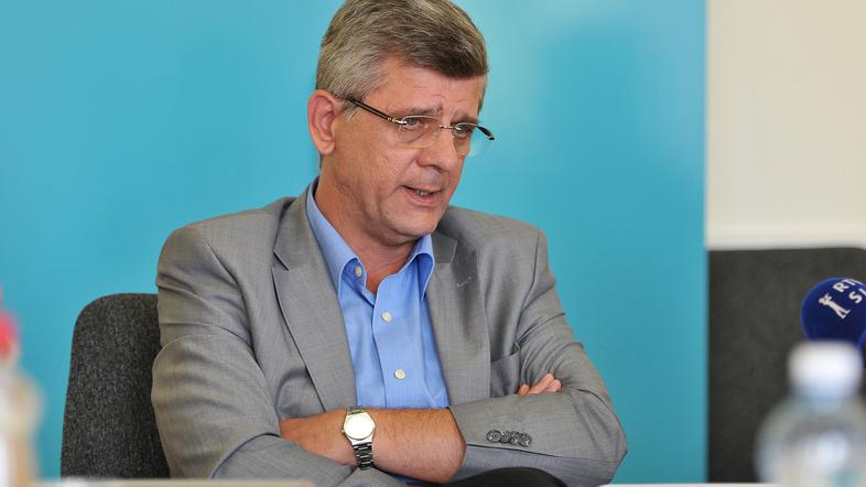 Na vsebinski ravni gre le za posodobitev, ne prenovo. Pomembnejše so novosti v m