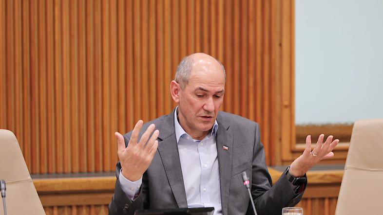 izjava vlade RS Janez Janša
