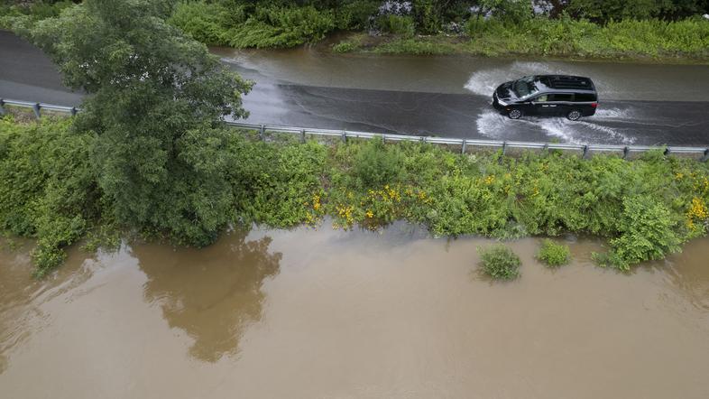 dež avtomobil poplave