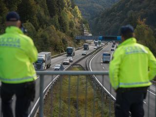 Avtocestna policija radar merjenje hitrosti varnostna razdalja