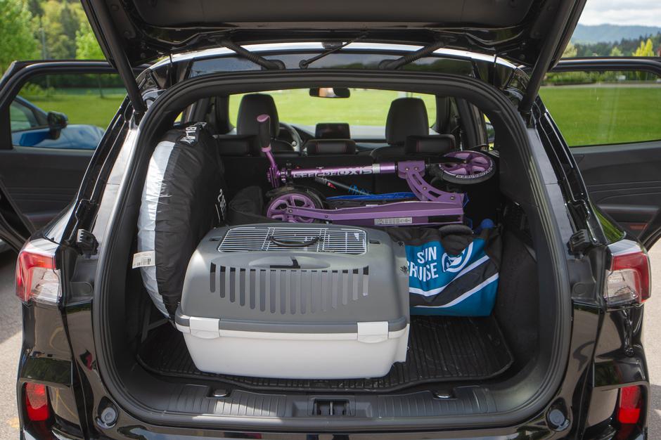 Ford družinski avto primerjava nalaganje prtljage | Avtor: Anže Petkovšek