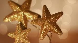 Zlate in srebrne zvezdice so na silvestrovo vedno dobrodošle.