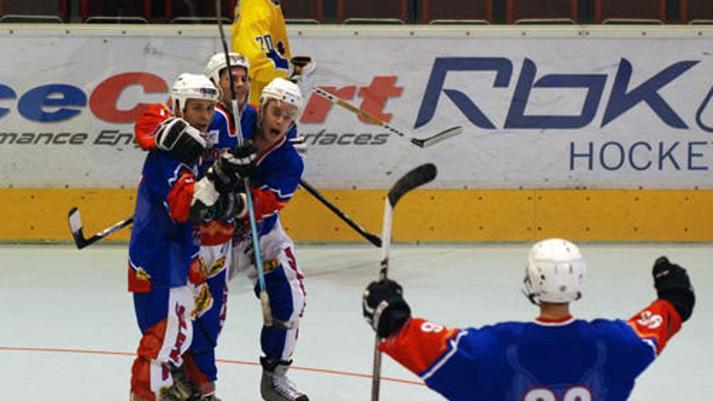 Slovenski inline hokejisti so premagali tudi branilce naslova svetovnih prvakov.