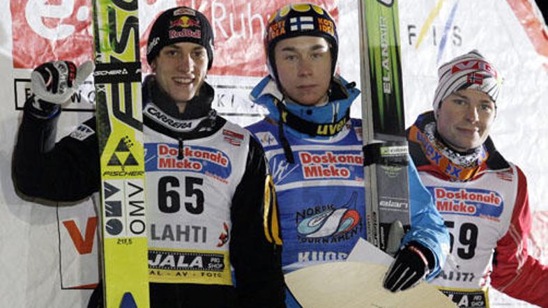 Zmagovita trojica je bila zadovoljna s končnim razpletom.