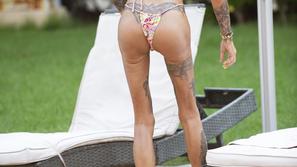 katie price, obrezana