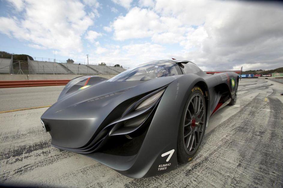 Mazdini oblikovalci so navdih za novi športni model RX-7 iskali v konceptu furai