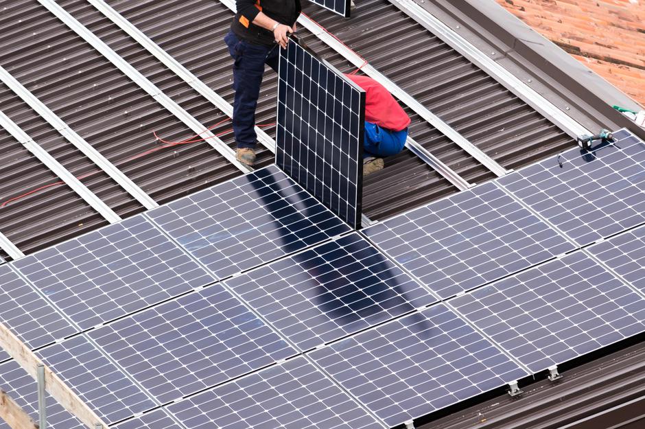 Sončna elektrarna na hiši | Avtor: Profimedia