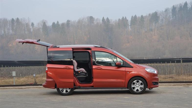 Ford tourneo courier