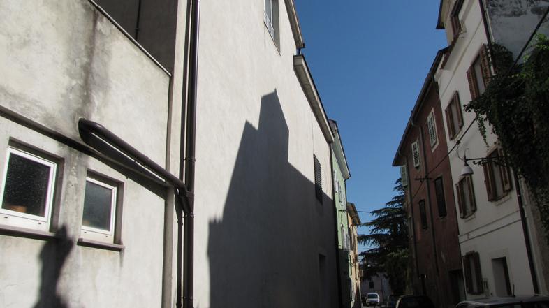 slovenija 08.10.13. zadnja stran zgradbe rtv koper (levo), foto: suzana kos