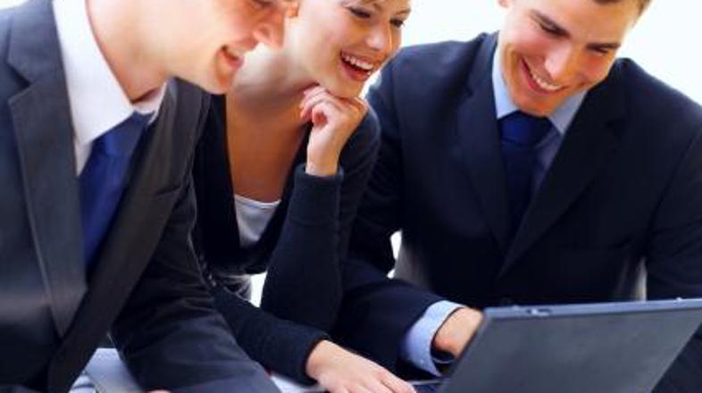 Pohvalite svoje sodelavce in tudi šefa, če se vam določena njihova ideja ali opr