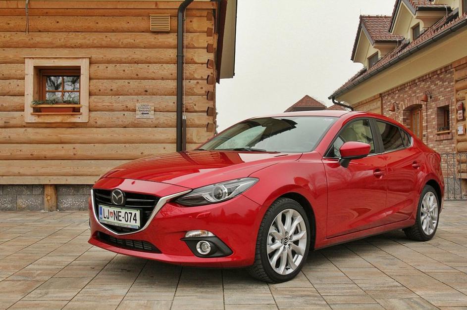 Mazda3 limuzina