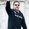 Avstralski igralec Russell Crowe bo ovekovečen celo na poštni znamki, ki bo del 