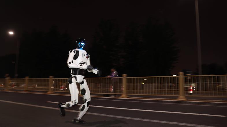 Humanoidni robot