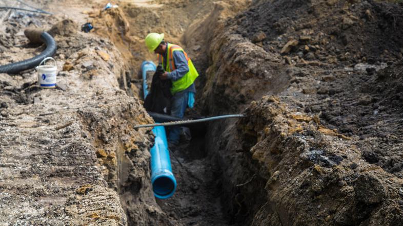 Delavec kanalizacija