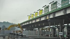 Cestninska postaja Log