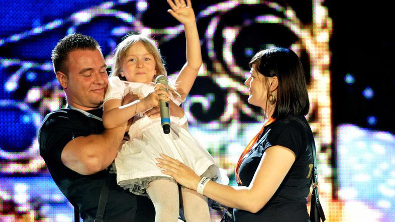 Če se starši Line ne bodo znašli pri vzgajanju, bi se v njeno čustvovanje v odra