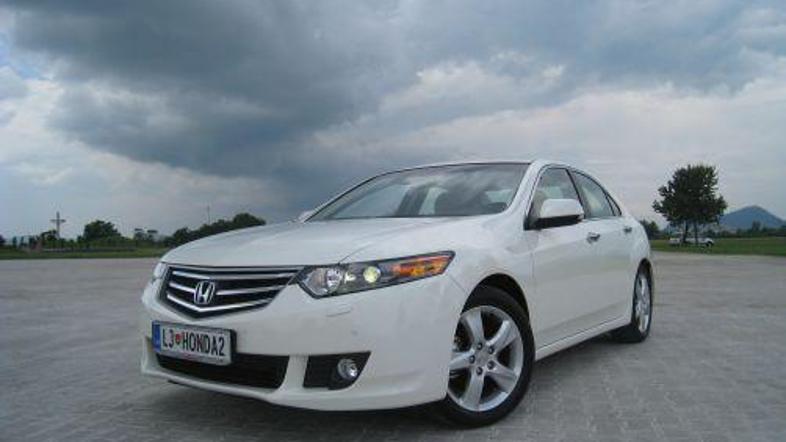 Motorno paleto za zdaj sestavljata dva bencinska in en dizelski agregat, vsi pa 