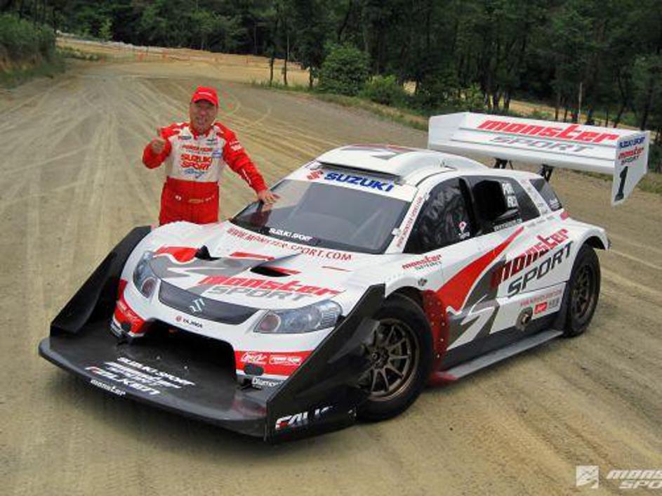 Nobuhire "Monster" Tajime je za vzpon na Pikes Peak s posebnim suzukijem SX4 pot