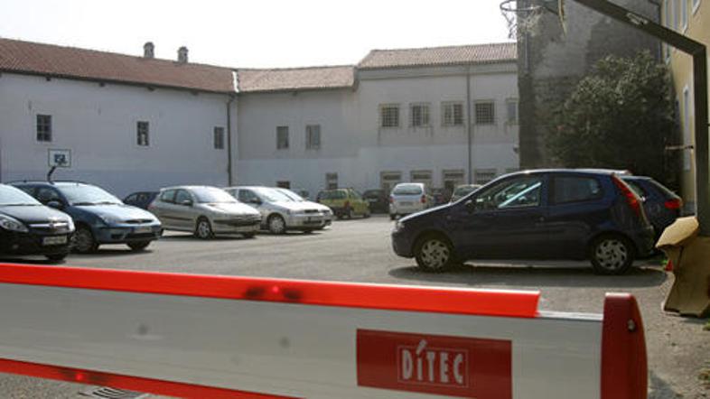 Našo bralko je razjezilo, ker naj bi učitelji koprske gimnazije uporabljali šols