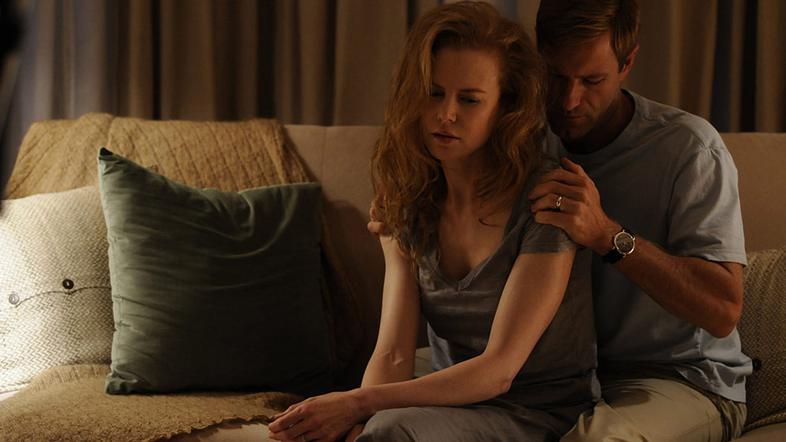 Zajčja luknja, je intimna zgodba o zakoncih, ki se trudita ponovno odkriti skupn