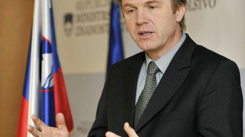 Odgovornost za zagotavljanje kakovosti po Golobičevem mnenju leži na samih visok