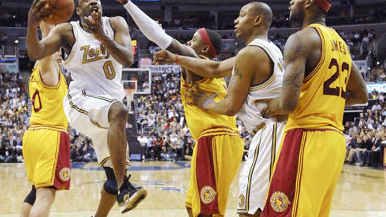 Gilbert Arenas je Washingtonu pomagal do zmage nad Clevelandom.