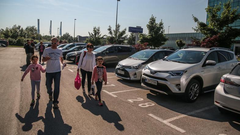 Žurnalova delavnica s Toyotinimi hibridnimi vozili