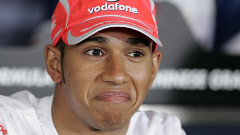 Za manever v prvem zavoju japonske dirke se je upravičil, sicer pa obtožbe zavra